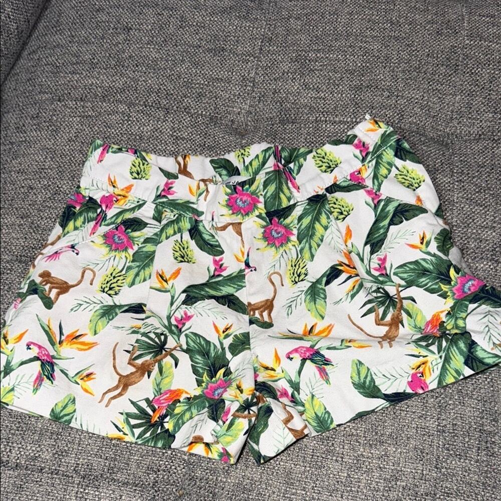 Janie and Jack white jungle print shorts size 5.